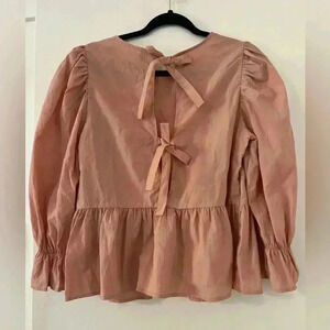 Trendy top with ties in the back size M (F116)